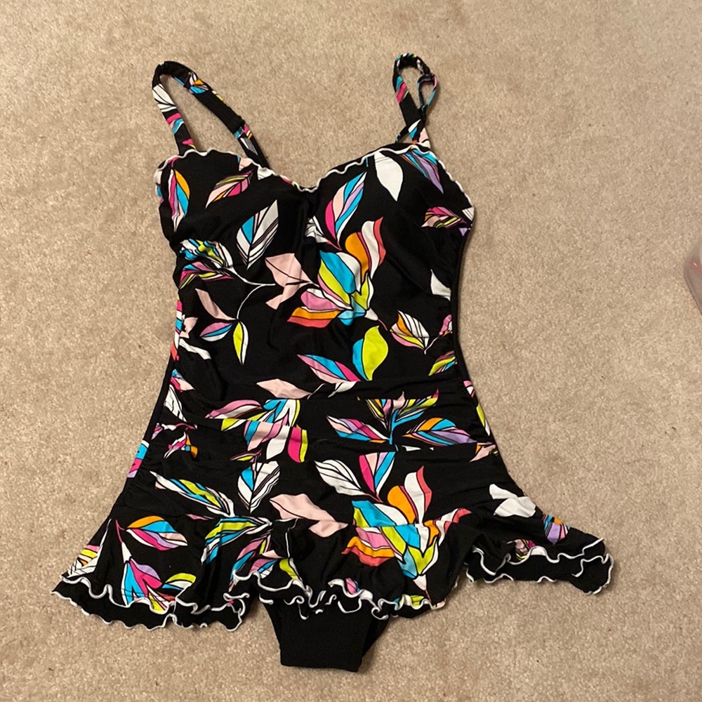 Black Floral Swimsuit size 8 NWOT One Piece